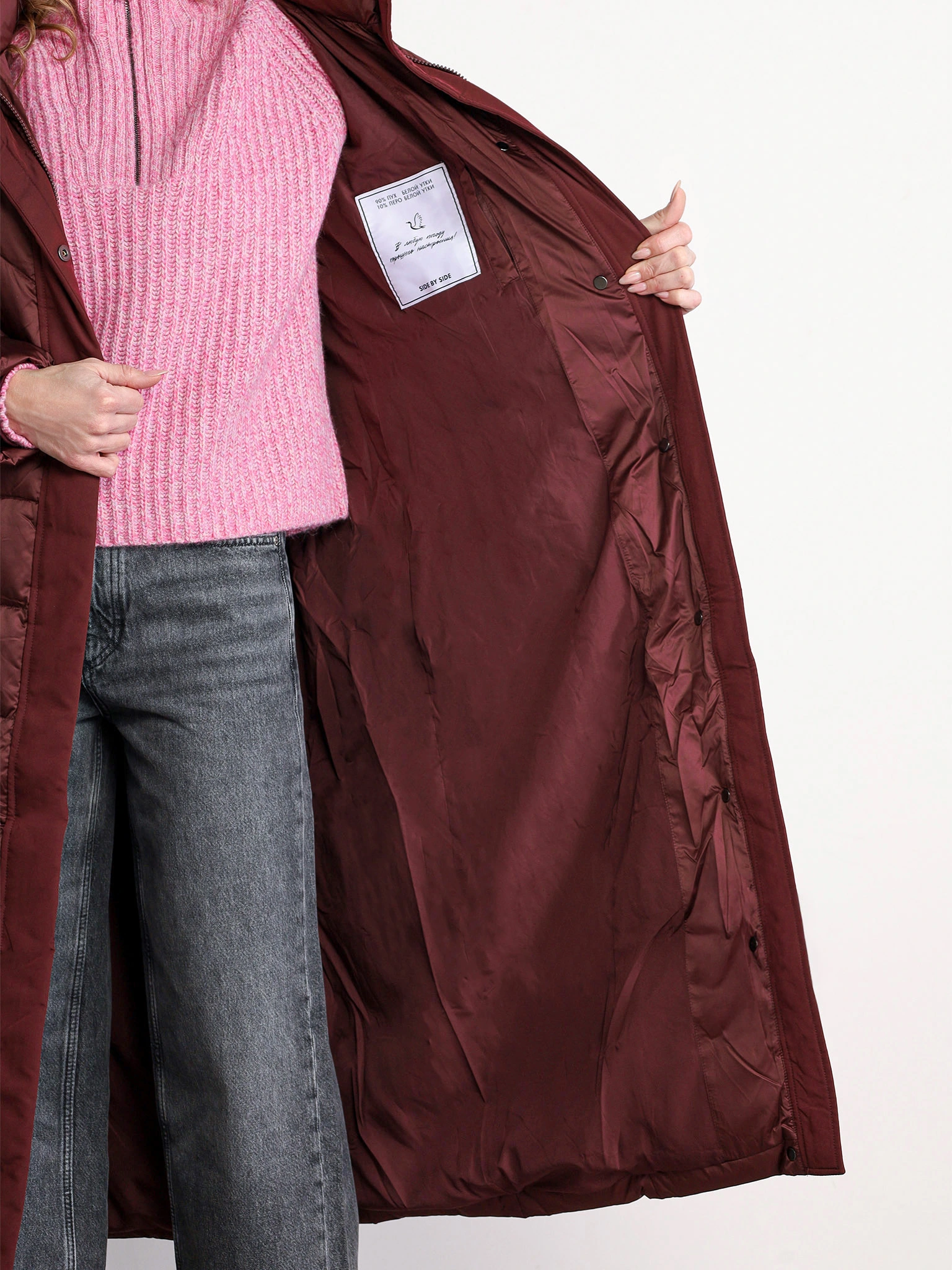 Пуховик бордового цвета с капюшоном